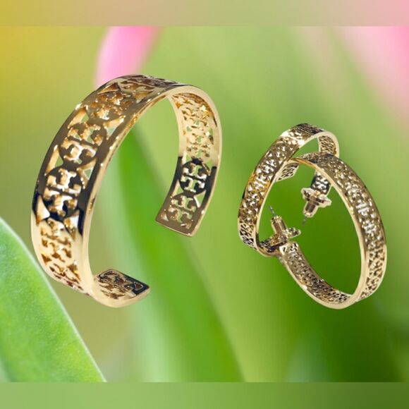 TORY BURCH KINSLEY EARRINGS AND BRACELET 18K GOLD PLATED SET - Picture 5 of 5